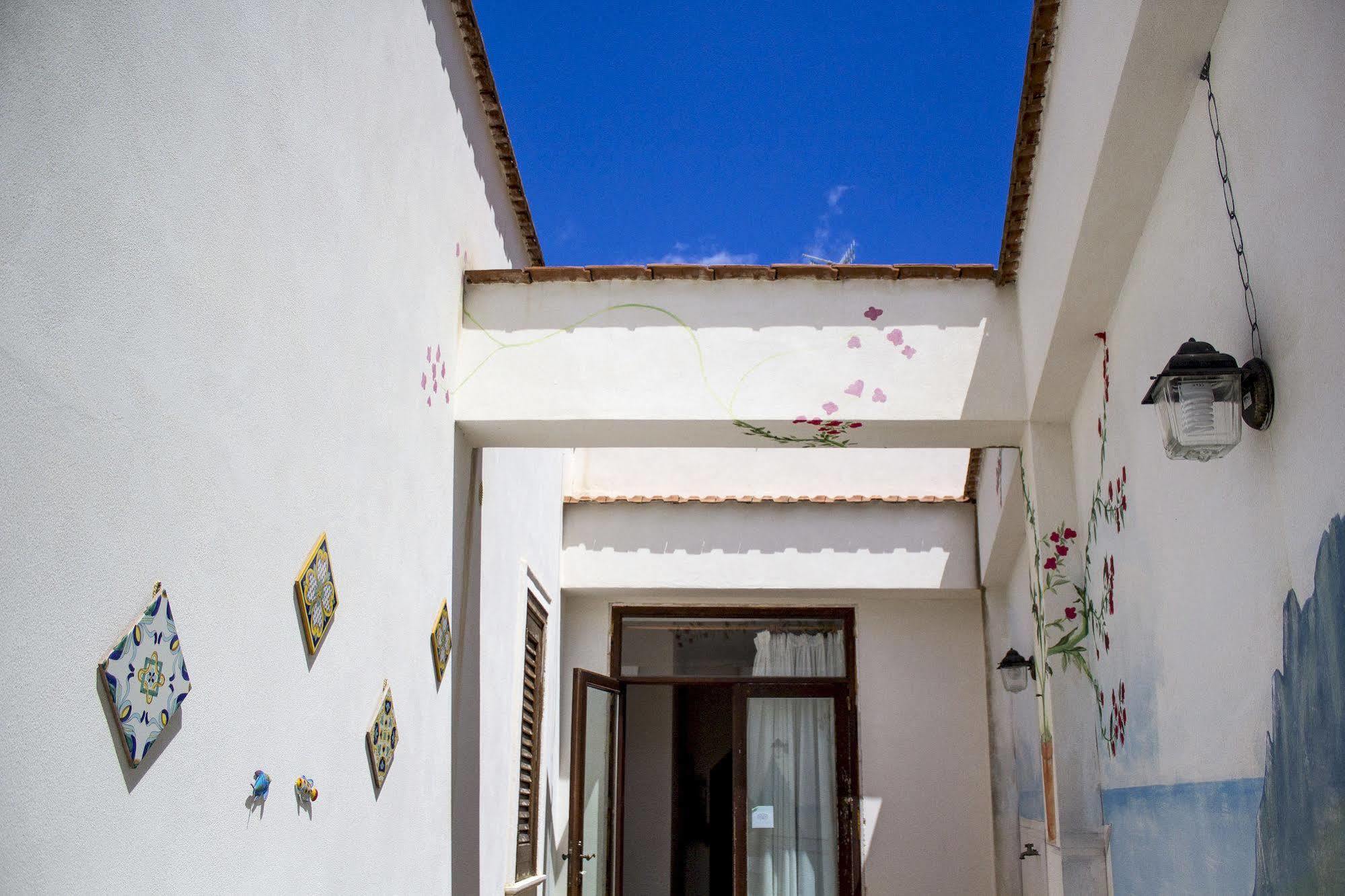 Cofanomare Bed & Breakfast Custonaci Exterior photo